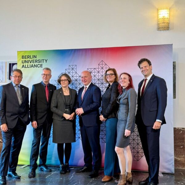 Board of Directors der Berlin University Alliance mit Bürgermeister Kai Wegner