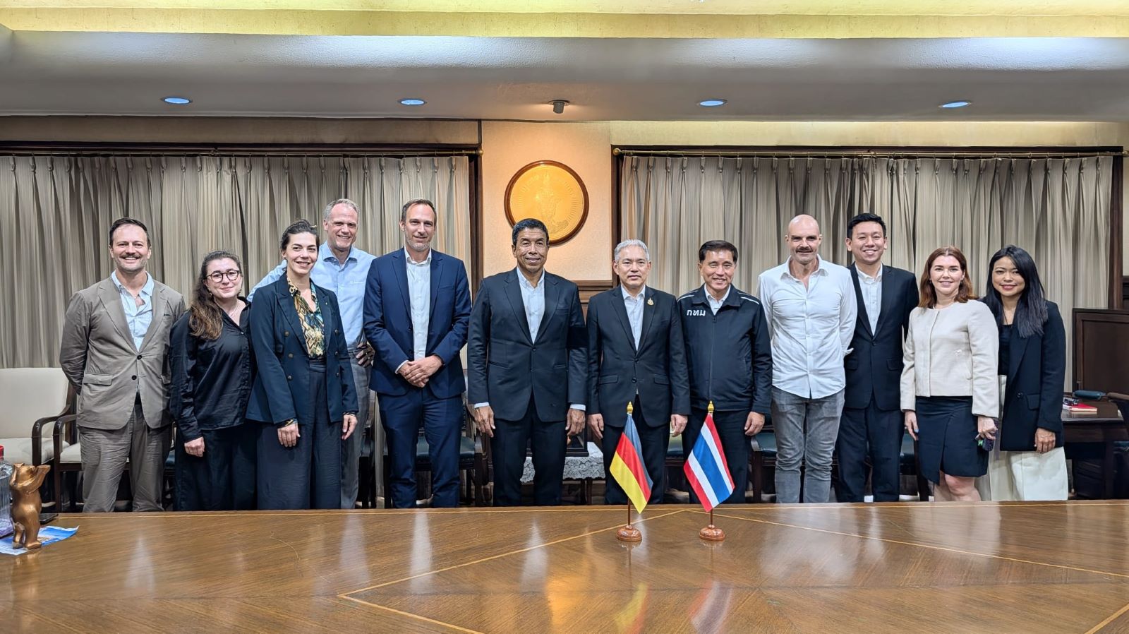 Deutsche Delegation mit dem Bürgermeister von Bangkok (c) privat